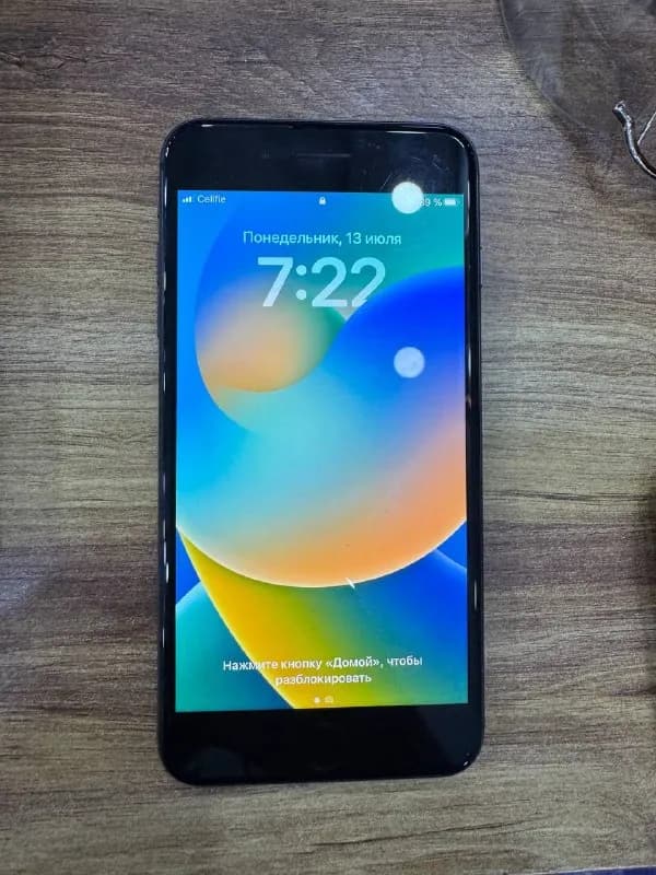 8 plus, 64гб в хорошем состоянии, есть царапки на экране, трещин нету, использовал как второй телефо — Батуми — 250 ₾
