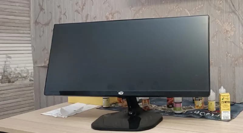 1 — монитор lg 25um58 — Тбилиси — 250 ₾