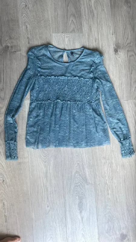 Stradivarius. Размер М, но я ношу s и мне по размеру. — Тбилиси — 15 ₾