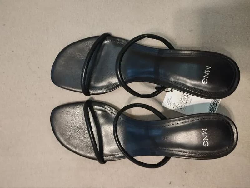 37 р-р, ис кожа, новые, Mango