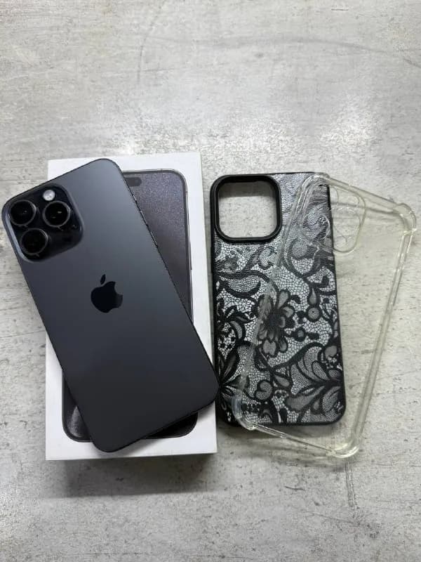 iPhone 15 Pro Max, черный титан, память 256 гб, батарея 85%. Без ремонта и в идеальном состоянии. И — Тбилиси — 1 800 ₾