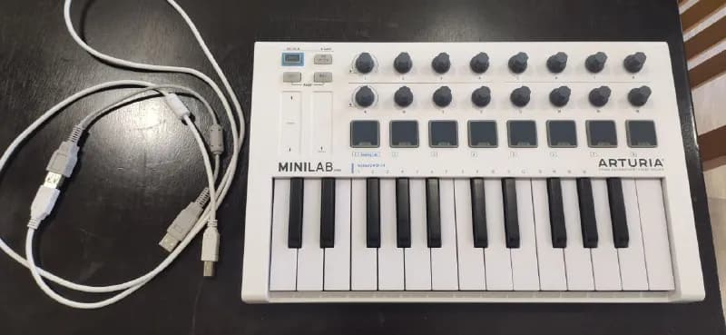 MIDI-клавиатуру Arturia Minilab MK2. 200 GEL. — Тбилиси — 2 ₾
