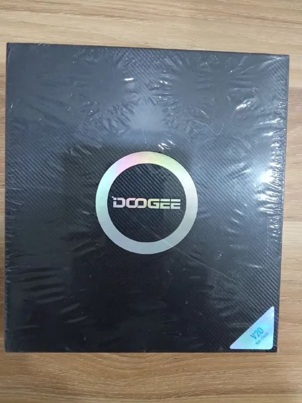 DOOGEE V20 256 Гб Wine red Цена 900 лари — Батуми — 900 ₾