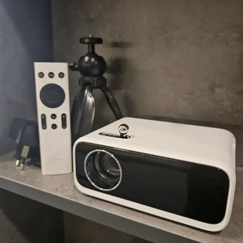 1) 130 лари — Проектор Wanbo Mini Pro. Чудесный компактный 720p проектор со встроенным смарт ТВ (You — Тбилиси — 130 ₾