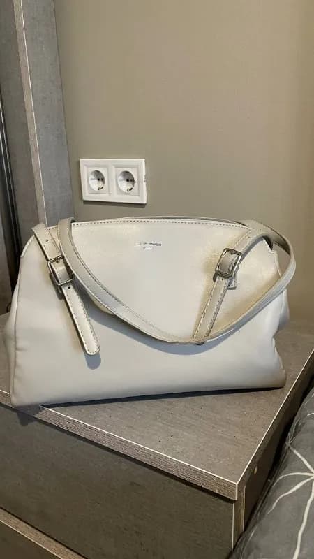 David Jones, Франция. Состояние отличное. 50 лари. — Тбилиси — 50 ₾