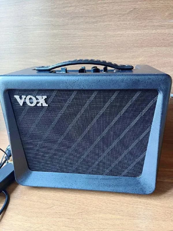 Vox model VX15-GT 15 ват. в идеальном состоянии. 500 лари — Тбилиси — 500 ₾