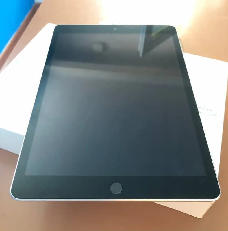 iPad 9-го поколения (64GB, Wi-Fi) — Тбилиси — 600 ₾