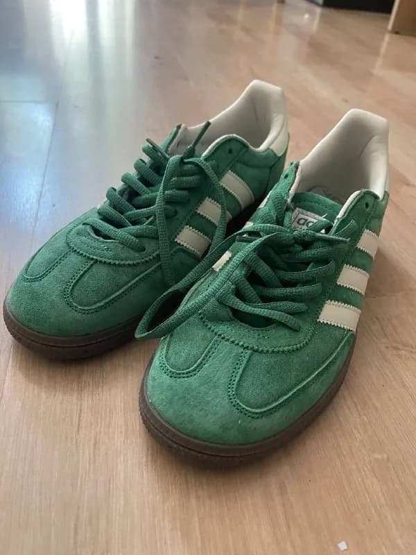 adidas, 41 размер покупала в спортмастере за 280 лари, отдам за 150(не носили) — Тбилиси — 280 ₾