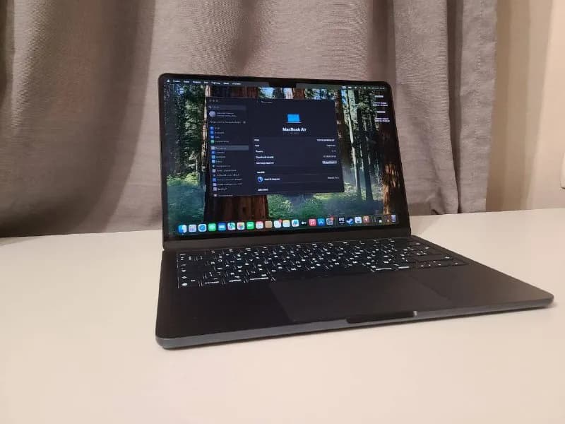 Apple MacBook Air 13 M2 2022 с RU клавишами — Тбилиси