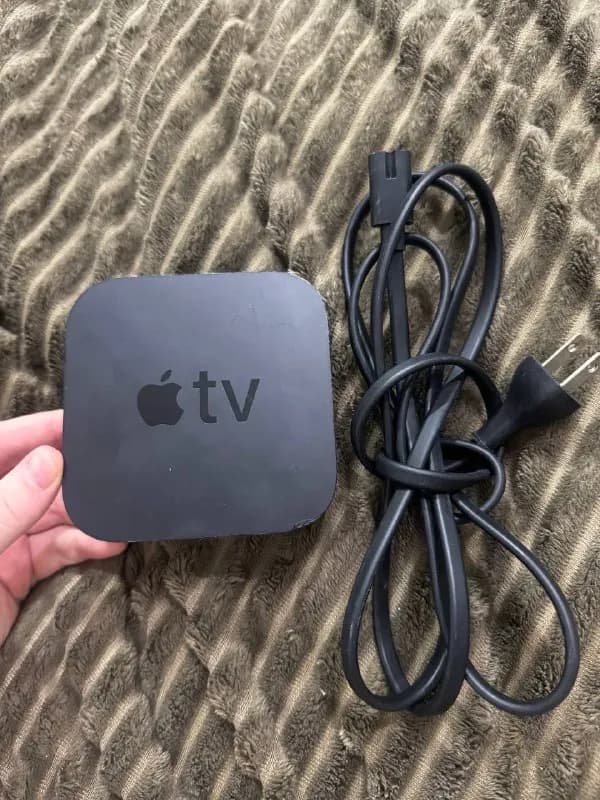 Apple TV 4K 1gen A1842 под восстановление/донорство, застряла на восстановлении прошивки, сам не вос — Батуми — 50 ₾