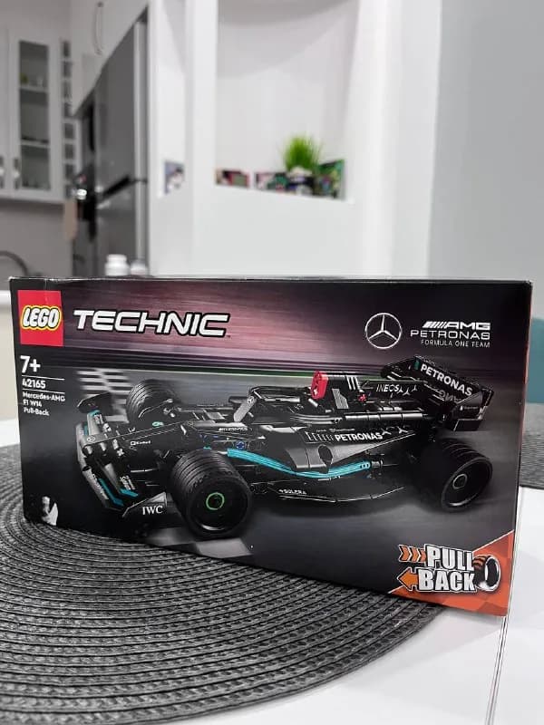Lego Technic 42165 AMG Petronas F1. Новый и не открывался. Цена: 70 лари. — Тбилиси — 70 ₾