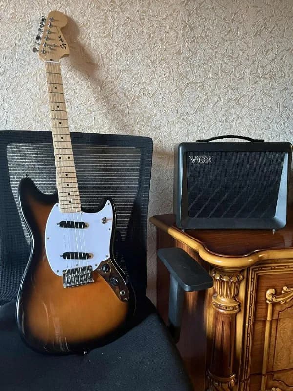 Squier Bullet Mustang + усилитель VOX VX15-GT — комплект «включай и играй» — Тбилиси — 1200 ₾