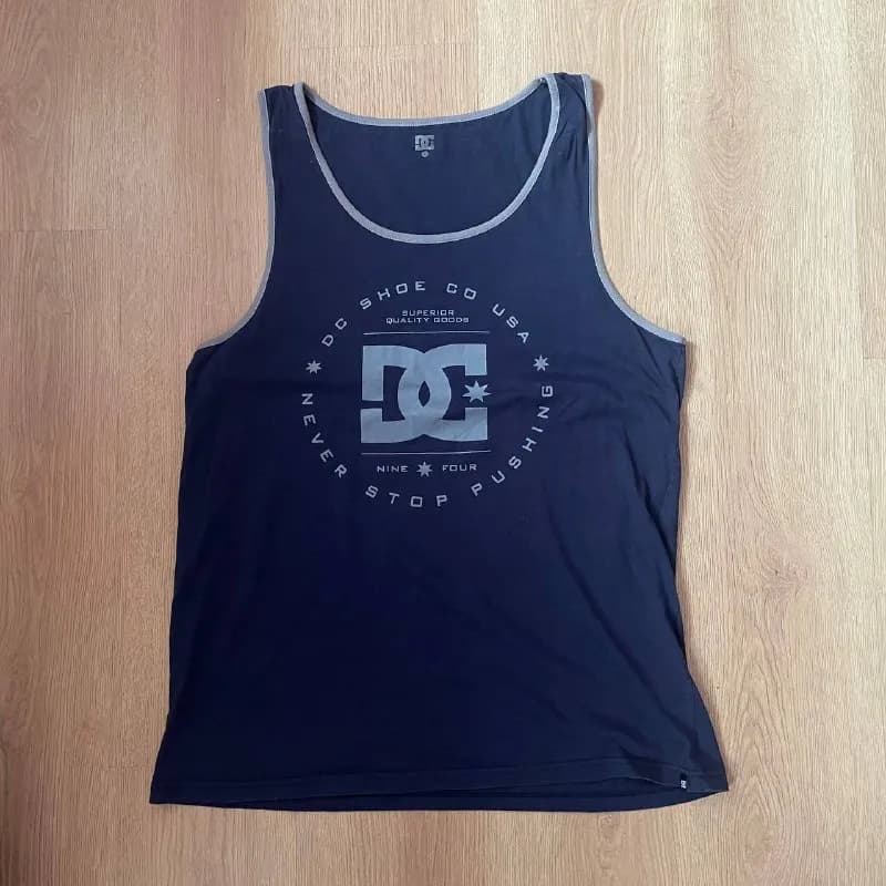 1. Майка DC / Размер L — Тбилиси — 20 ₾