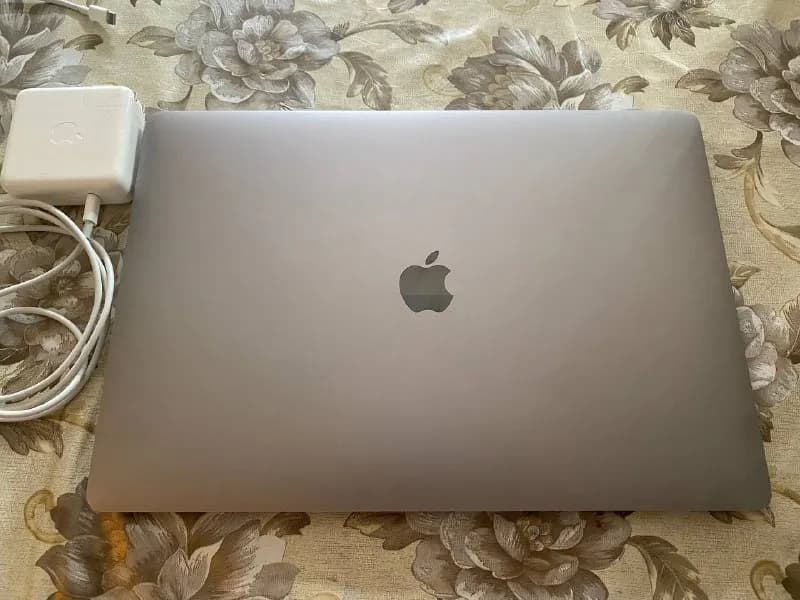 Macbook Pro (i7-2019) — Тбилиси — 1 700 ₾
