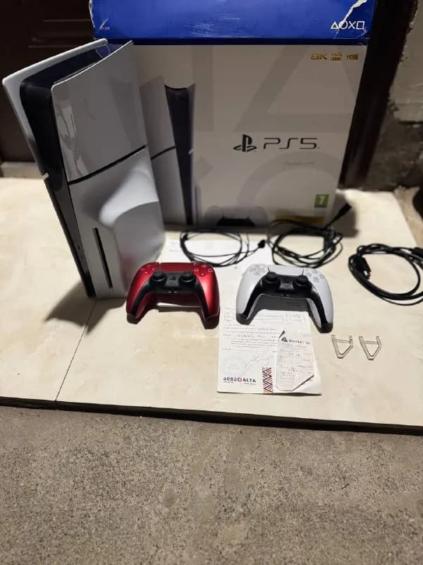 Playstation 5 Slim Disk versia в идеальном состоянии в комплекте кабели 2 джойстика. Документы. Гара — Тбилиси