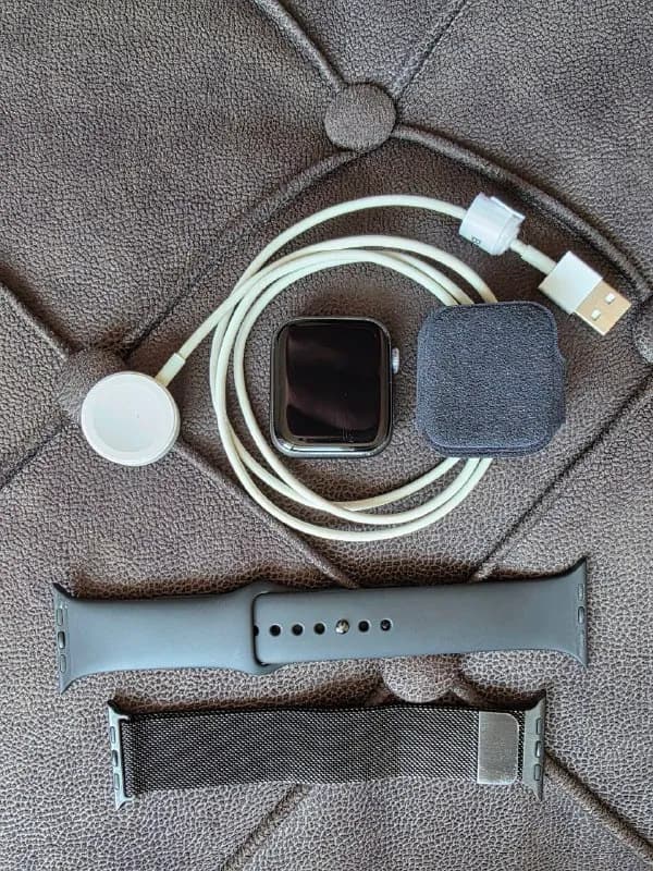 Apple Watch Series 4 Space Gray 44 mm — Тбилиси — 100 ₾