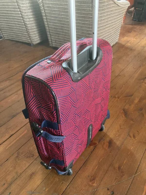 Samsonite, ручная кладь — Тбилиси — 100 ₾