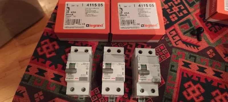 legrand 40a. Новые. 2 в упаковке. Всего 5 шт. — Тбилиси — 50 ₾