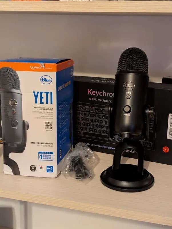 Blue Yeti (Blackout Edition) (все в комплекте, оригинальный кабель и коробка) — Тбилиси — 270 ₾