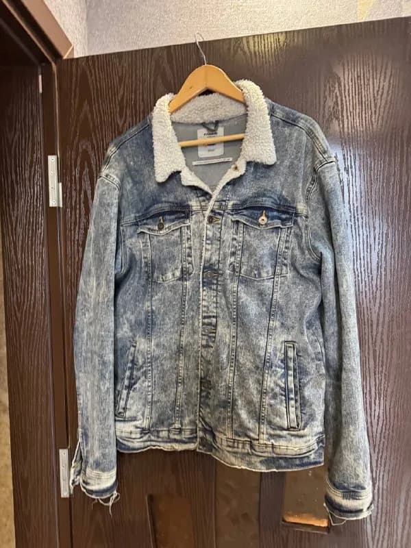 Pull&Bear, размер L, в отличном состоянии, 30Gel — Батуми — 30 ₾