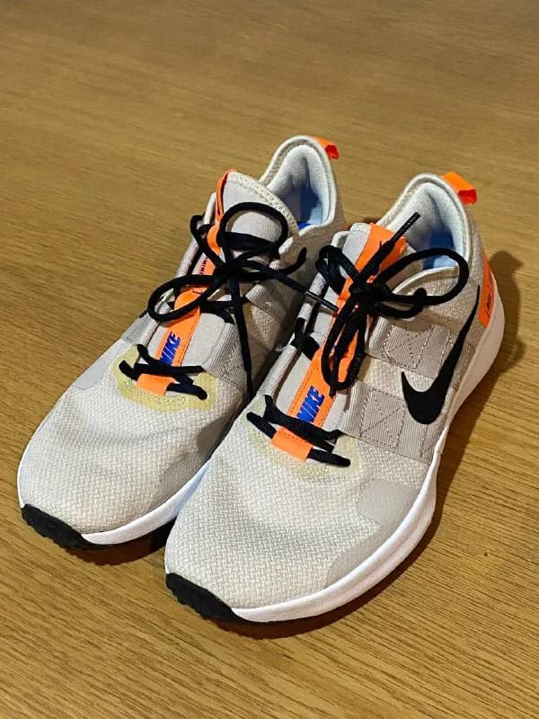 Nike. Размер 44-44,5. Отличаются друг от друга на пол размера. В отличном, практически новом состоян — Тбилиси — 40 ₾