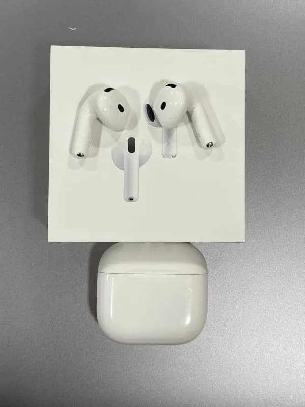 AirPods 4 с шумоподавлением в хорошем состоянии, всего месяц были в использовании. Продаю, потому чт — Тбилиси — 450 ₾