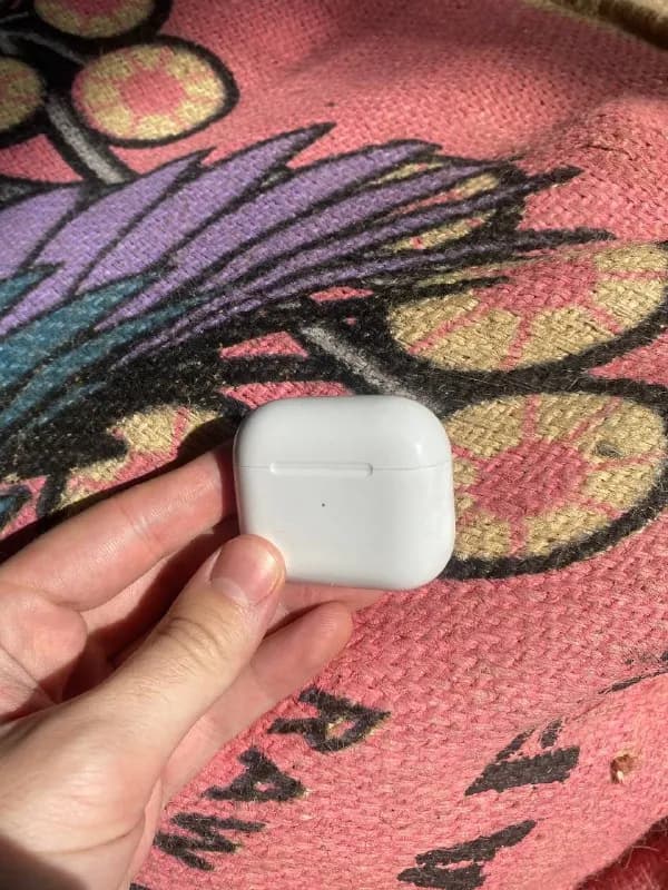 Apple AirPods 3 MagSafe в хорошем состоянии — 180 лари, торг. — Тбилиси — 180 ₾