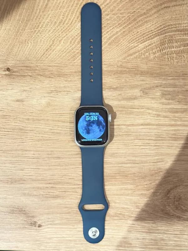 Apple Watch Series 9 (41 мм, Silver). — Тбилиси — 600 ₾