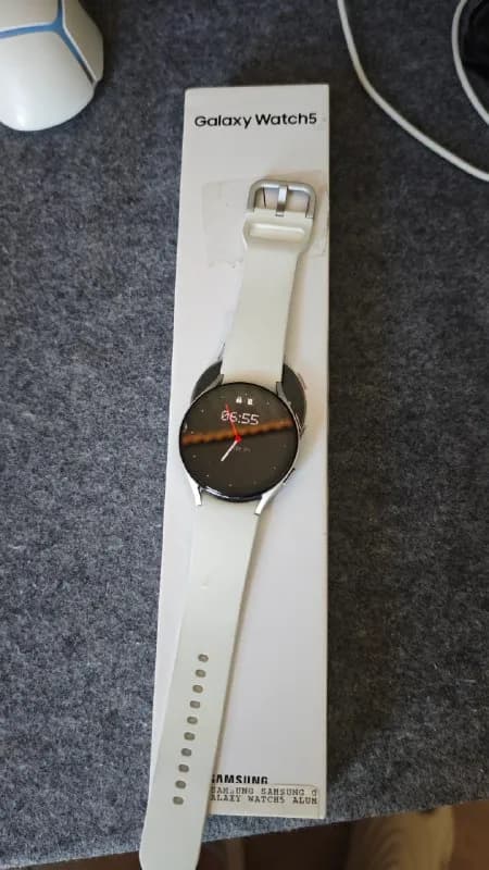 Samsung Galaxy Watch5. Полный комплект с родным ремешком и коробкой. Wear os, google pay и многое др — Батуми — 50 ₾