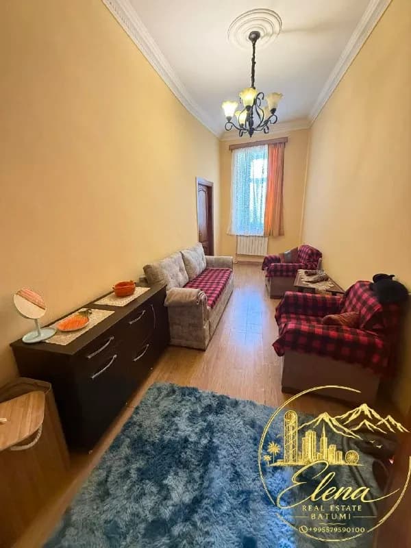 1+1 в Старом Батуми по улице Мазниашвили, 48 (Рядом площадью Пьяцца) — Батуми — 450 $