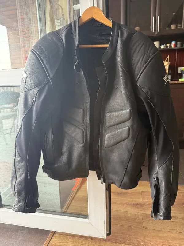 RB размер 2xl (но скорее меньше, мой обычный размер M) и перчатки IXS размер L (10), использовалось — Тбилиси — 450 ₾