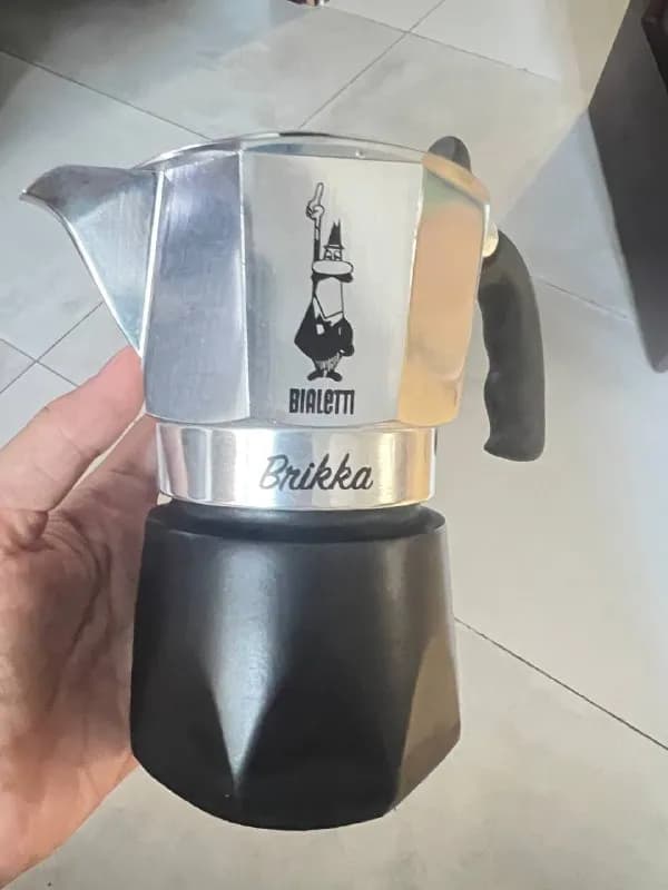Bialetti Brikka с механизмом образования пенки. На 4 чашки эспрессо. Использовалась 2 раза, не подош — Тбилиси — 95 ₾
