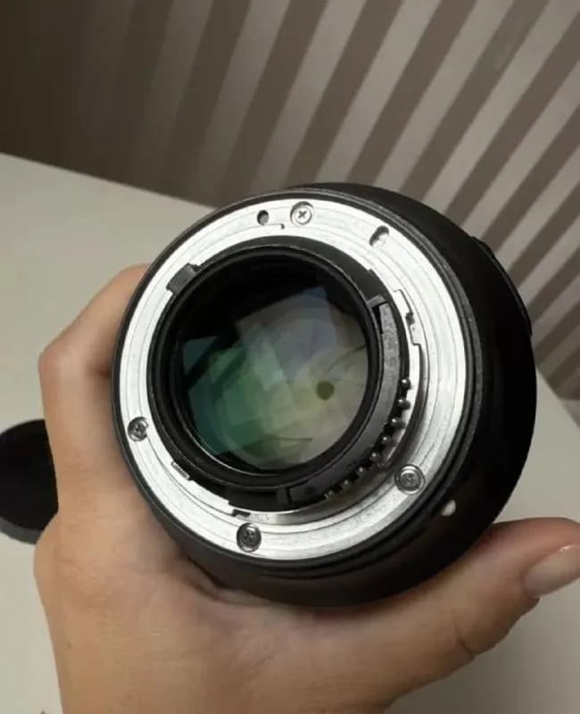 Nikon AF‑S NIKKOR 85mm f/1.8G — классический портретник для полнокадровых и кроп‑камер Nikon. Лёгкий — Батуми — 700 ₾