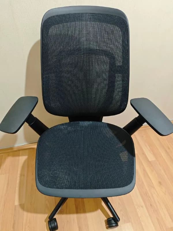Steelcase Karman в отличном состоянии. Цена 3200 лари. — Тбилиси — 3200 ₾