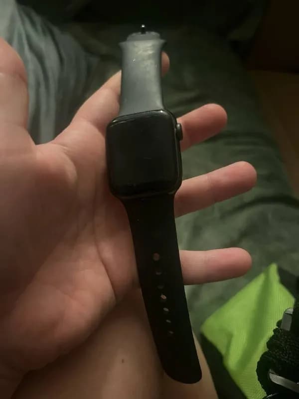 Apple Watch Series 6 нужен ремонт или на запчасти, цену предлагайте — Батуми