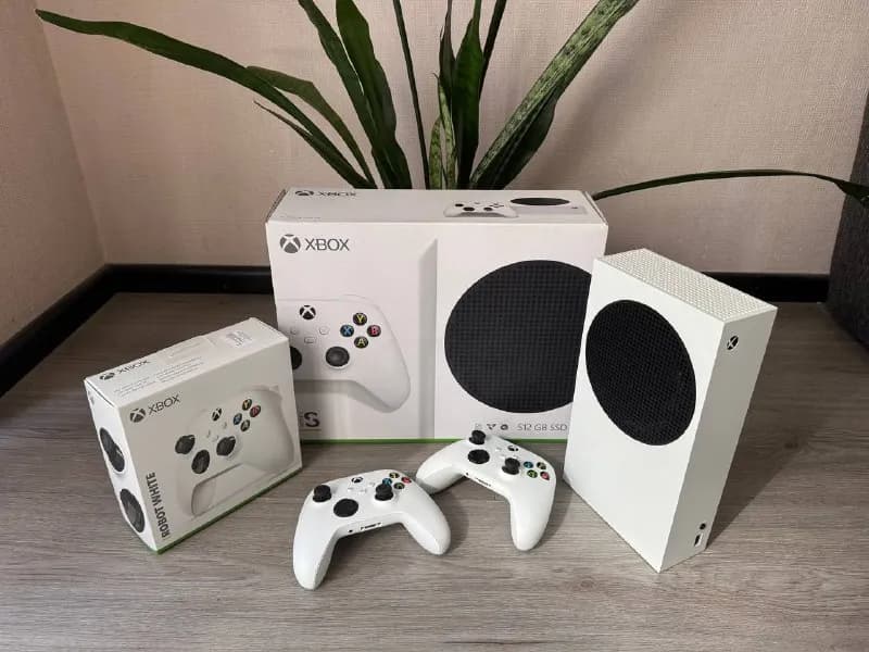 box Series S 512GB + аккаунт с Game Pass Ultimate (450+ игр) + 2 геймпада — Тбилиси — 700 ₾