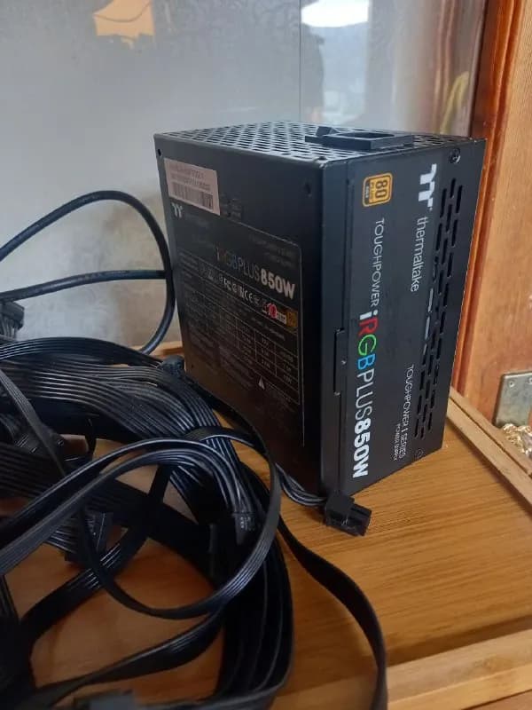 Thermaltake 850W, в использовании 2 года. 200 лари — Тбилиси — 200 ₾