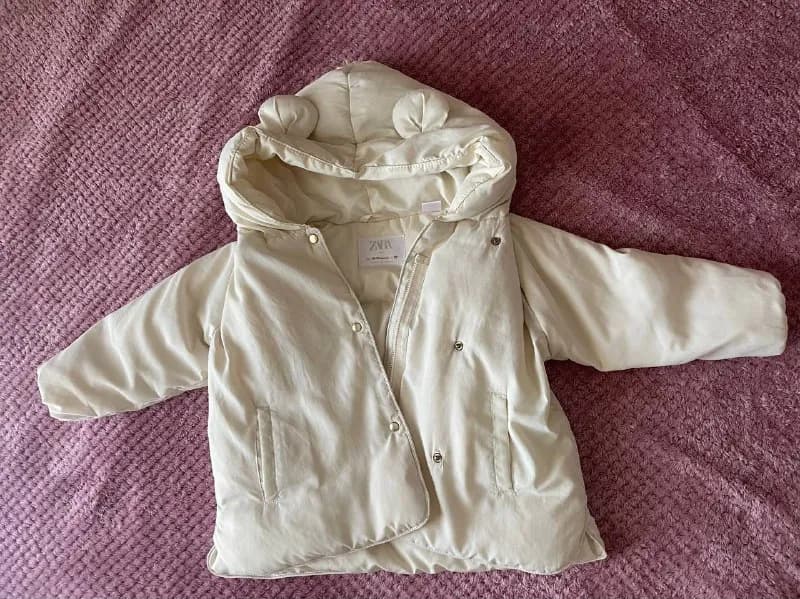 1) куртка детская Zara. В отличном состоянии. Размер 92 см (на 18-24мес) цена- 30 лар — Тбилиси — 30 ₾