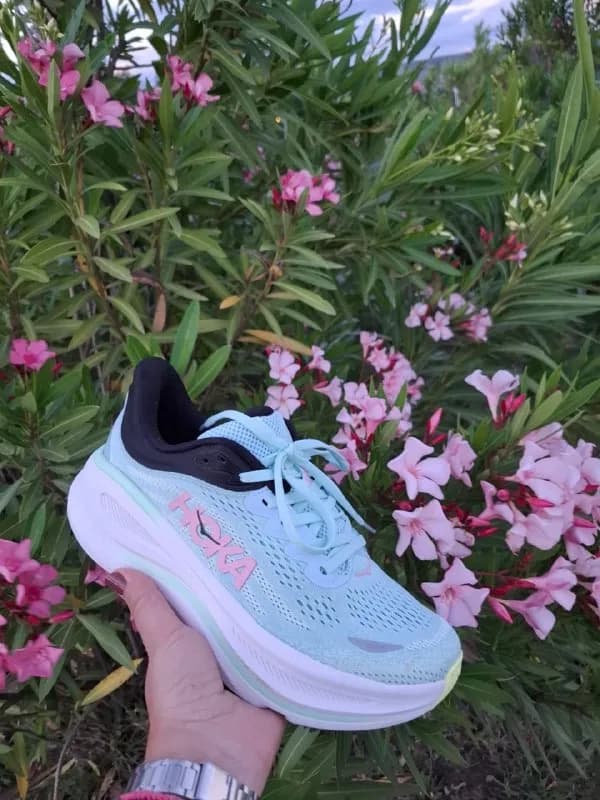 Hoka. Новыий размер 40. В каробке. Оригинал. Ценна 250 лари — Тбилиси — 250 ₾