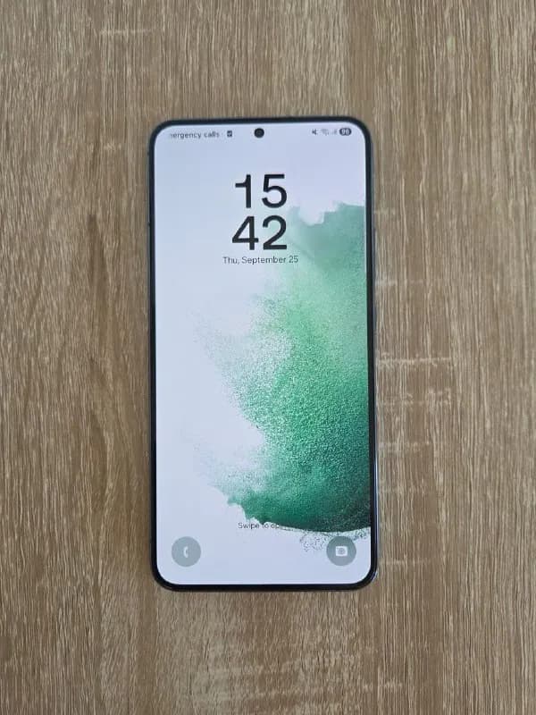 Samsung Galaxy S22+ (256 ГБ, зелёный) — 500₾ — Тбилиси — 500 ₾