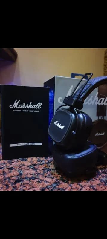 Marshall Major 4 🎧 в рабочем состоянии, с оригинальной коробкой и кабелем (цена договорная). — Батуми — 200 ₾