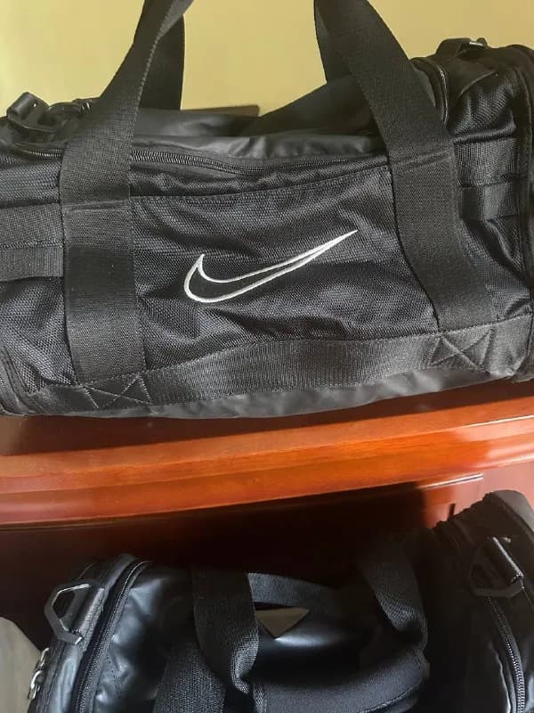 Nike большая 75 лари, меньше размер 55 — Тбилиси — 75 ₾