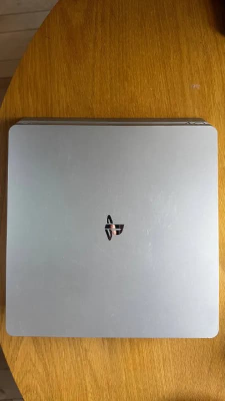 PS4 slim silver — 500 GB — Тбилиси — 330 ₾