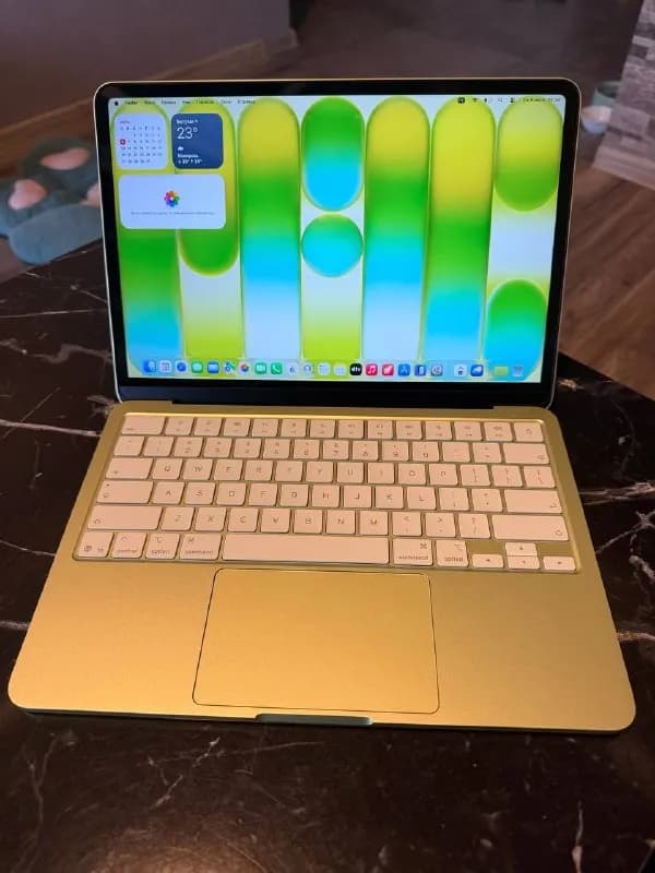 MacBook Neo Yellow 8/256 ГБ — Батуми — 1900 ₾