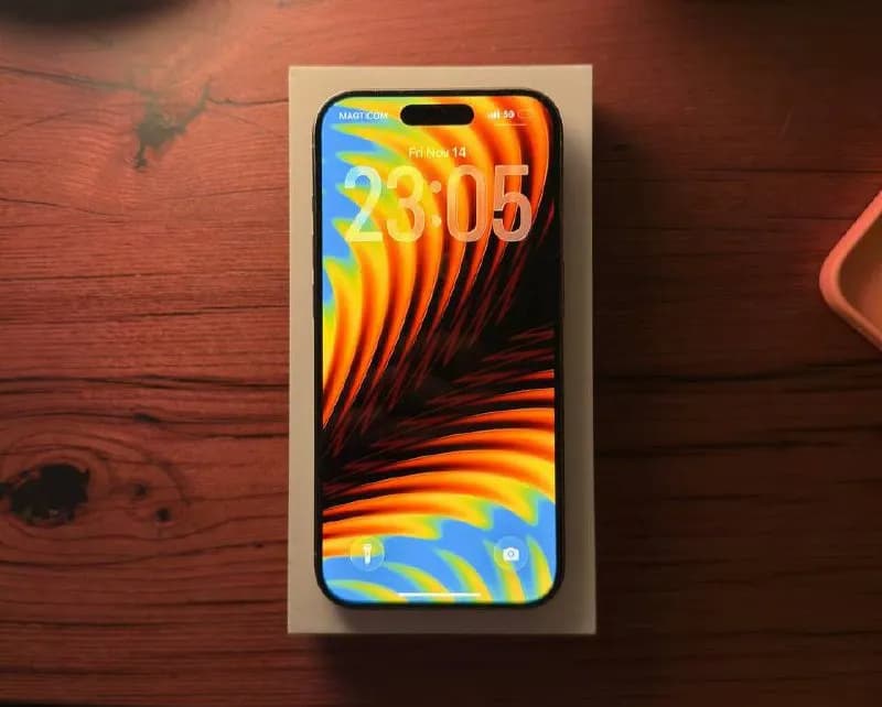iPhone 15 Pro 128 Natural Titanium. В отличном состоянии, полный комплект + оригинальный MagSafe чех — Тбилиси — 2000 ₾