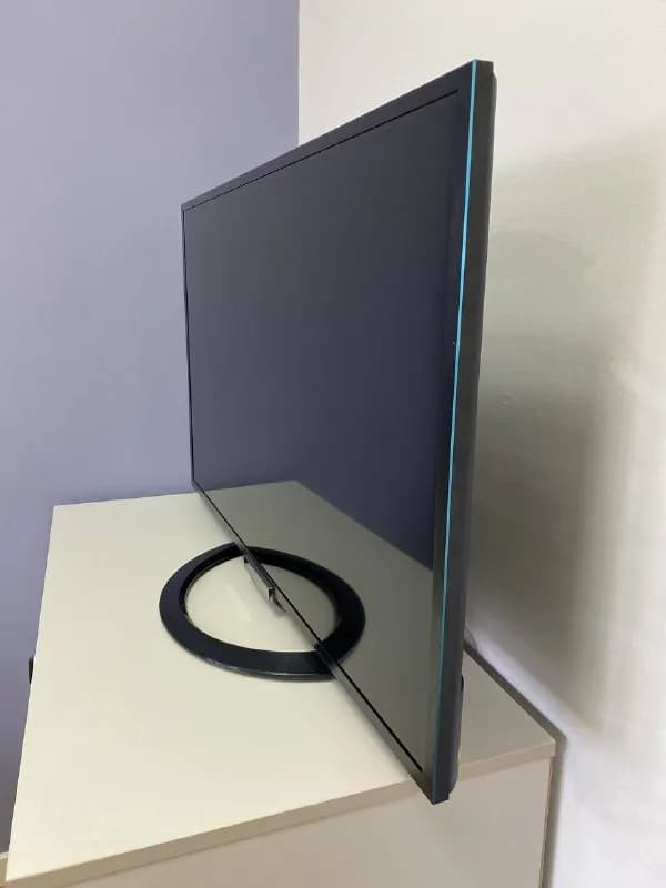 Sony KDL-42W808A, он не включается, индикатор не загорается. Цена 100 лари (возможно на запчасти). — Тбилиси — 100 ₾