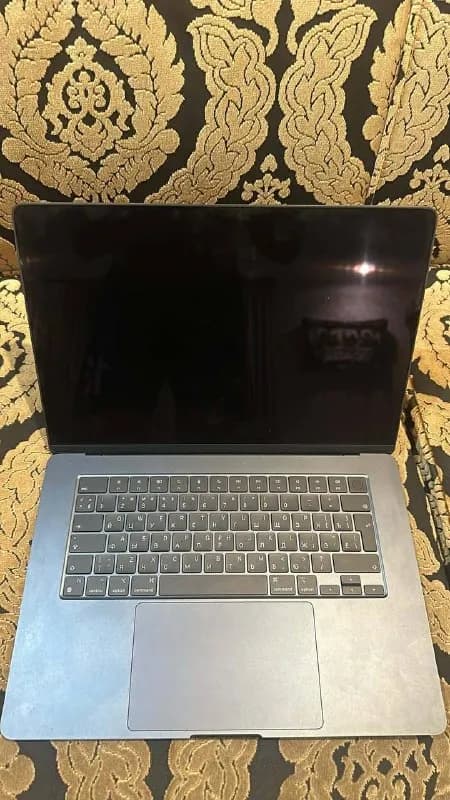 Macbook Air M3 15 дюймов продается, абсолютно новый, только что привезен. Заряжался всего 3-4 раза,  — Тбилиси — 2 600 ₾