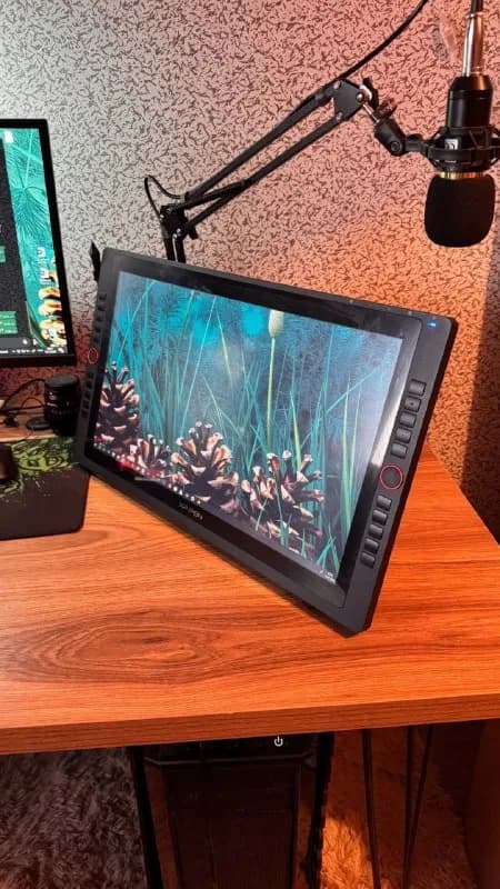XP-Pen Artist 22R Pro в отличном состоянии. Пользовался аккуратно, продаю потому что почти не рисую — Тбилиси — 1 700 ₾