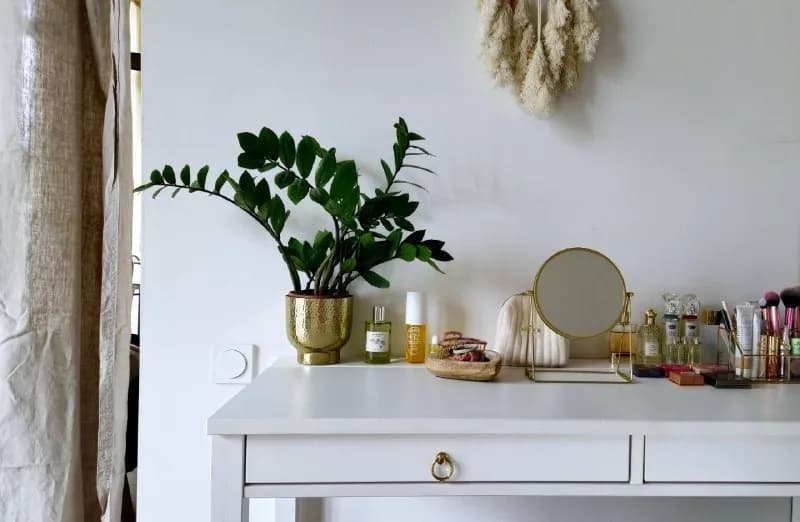 Ikea письменный рабочий, из дерева, с отсеком для проводов. Ручки латунные кольца из Zara home. — Тбилиси — 220 ₾
