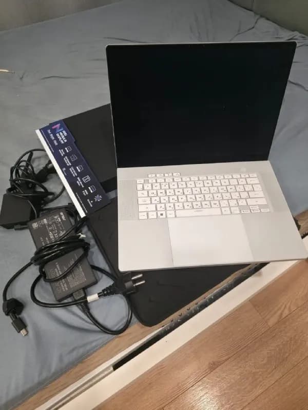 1. Ноутбук Asus Rog Zephyrus G16 (2024). RTX 4080. RAM 32 Gb. SSD 1 Tb. Куплен чуть больше года наза — Батуми — 6 000 ₾